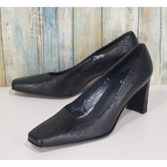 Stuart Weitzman Size 6 Black Snake Print Chic Pumps - Picture 2 of 10